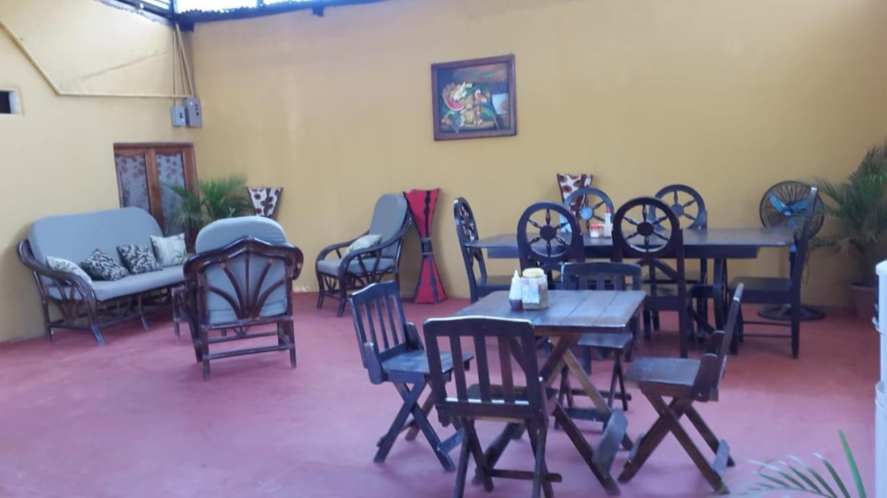 Hostal Nathaly Мойогалпа Екстер'єр фото